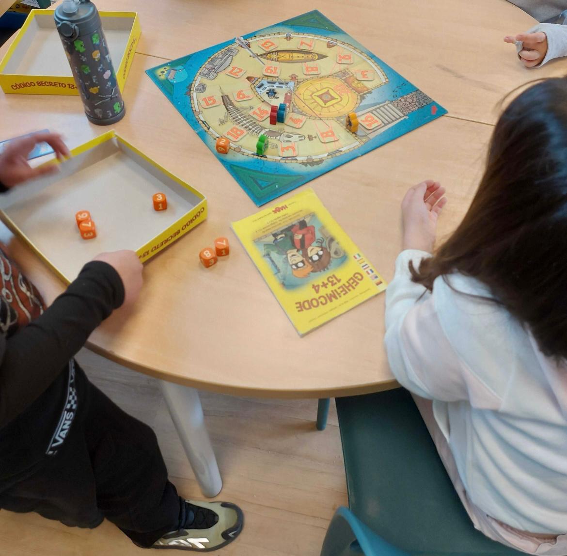 Compartir momentos en familia: el valor pedagógico de los juegos de mesa